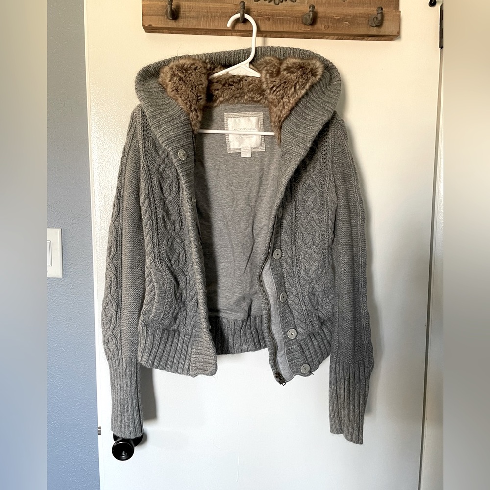 Like NEW AE Grey Knit Zipper & Buttoned Sweater w/ Faux Fur Size M (S/M)